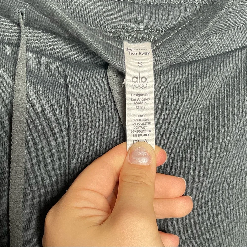 < ALO Yoga Black Distressed Slim Fit Joggers > - Picture 3 of 4